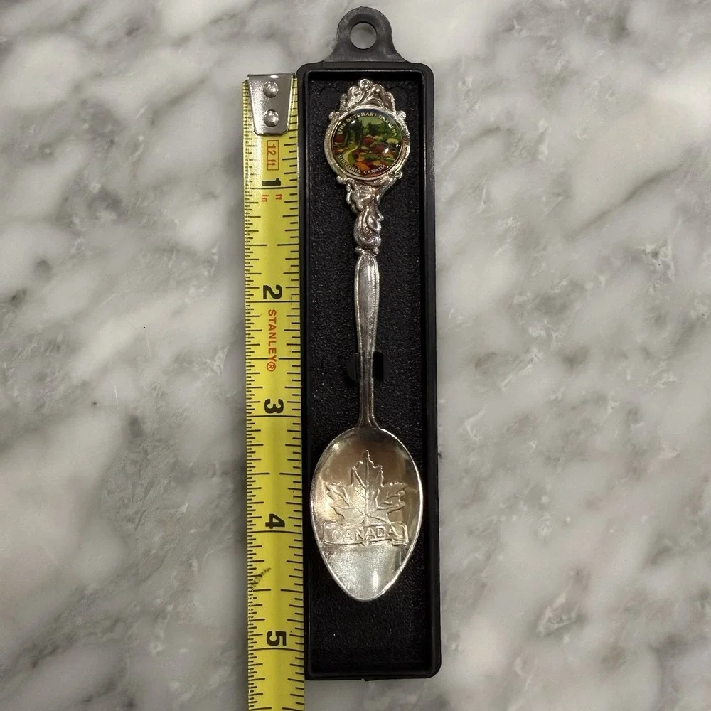 Butchart Gardens Victoria Canada Souvenir Spoon‎ Vintage Silver Tone New Zealand